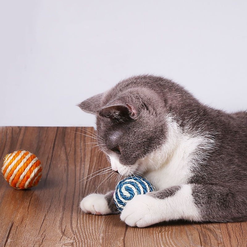 ลูกบอล ของเล่นแมว ลูกบอลเชือกป่าน คลายเครียดแมว ของเล่นแมวราคาถูก cat toys ของเล่นลูกแมว ของเล่นสัตว์เลี้ยง